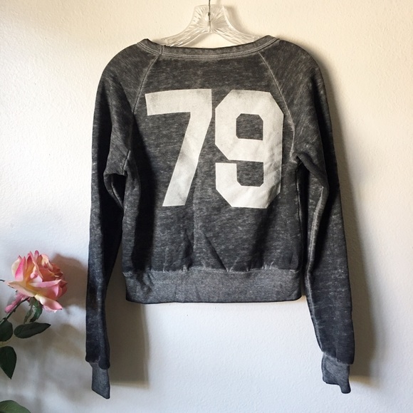 Rebel yell Sweater - Picture 5 of 5